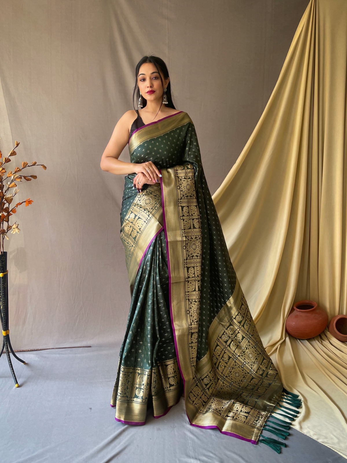 Bridal Wear Designer Kanjivaram Silk Sarees, With Blouse Piece, 6.3 at Rs  480 in Surat