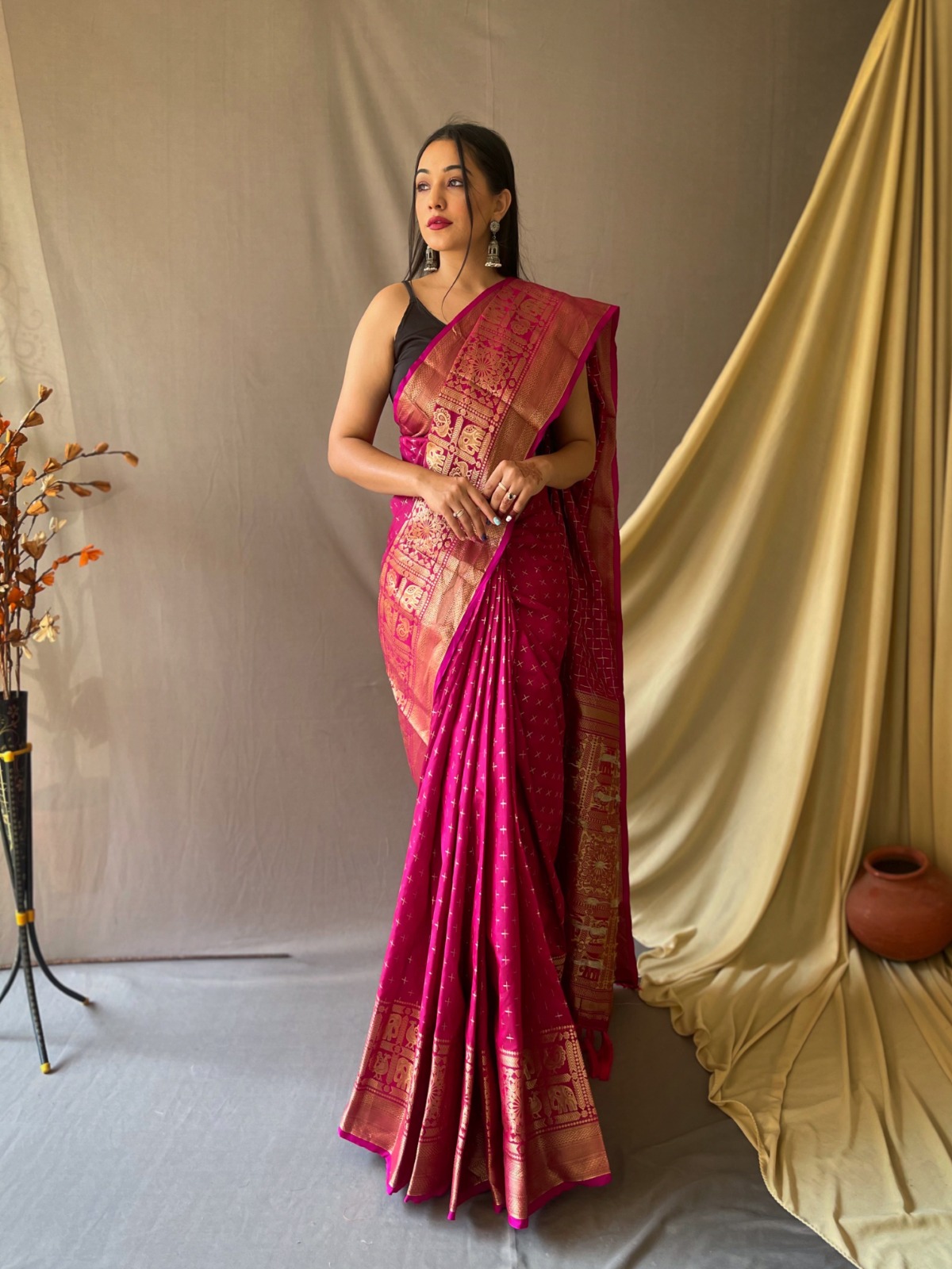 Buy NK Textiles Floral Silk Blend Designer Kanjeevaram Saree - Sarees for  Women 26639226 | Myntra
